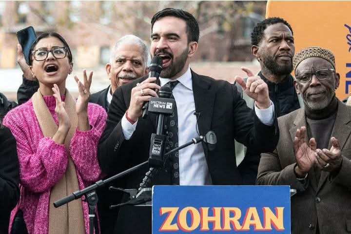 Ogni epoca di crisi produce figure che ne rappresentano la transizione.